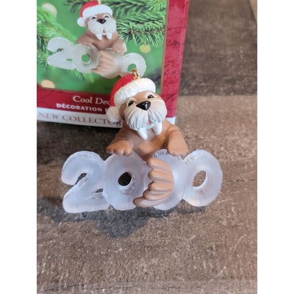 Hallmark 2000 cool decade ornament Xmas Decor walrus - Picture 2 of 4